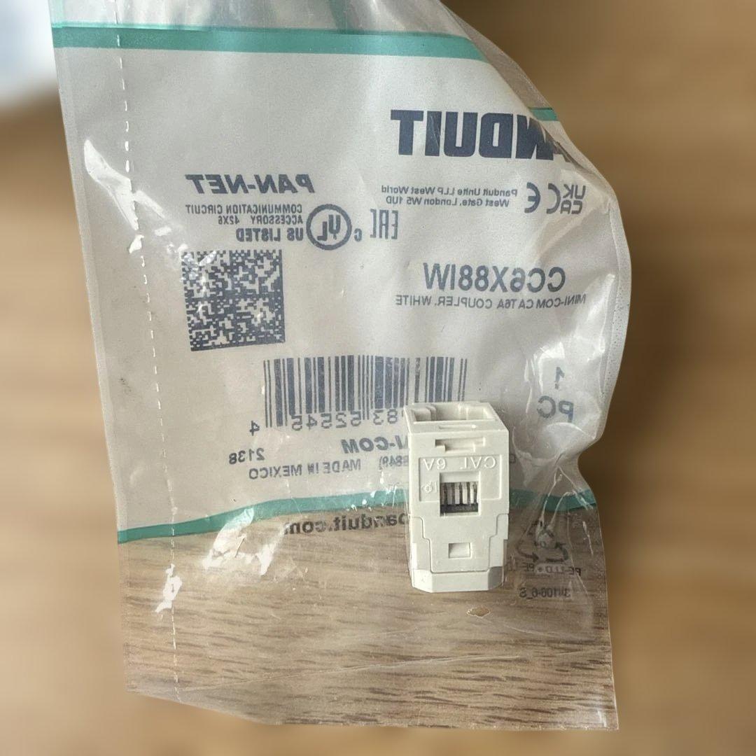 Panduit CC6X88IW LANケーブルコネクタ ホワイト 10個