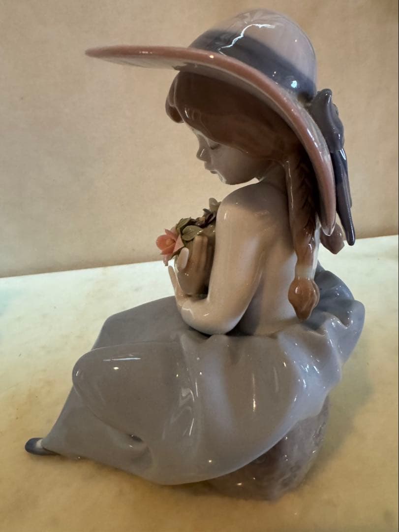 LLADRO リアドロ　5862 花の香りにつつまれて