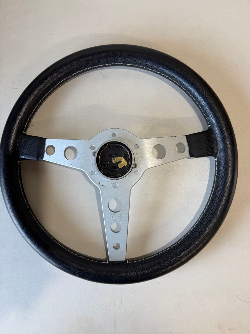 MOMO モモ　prototipo ステアリング　350 ホーンボタン 美品