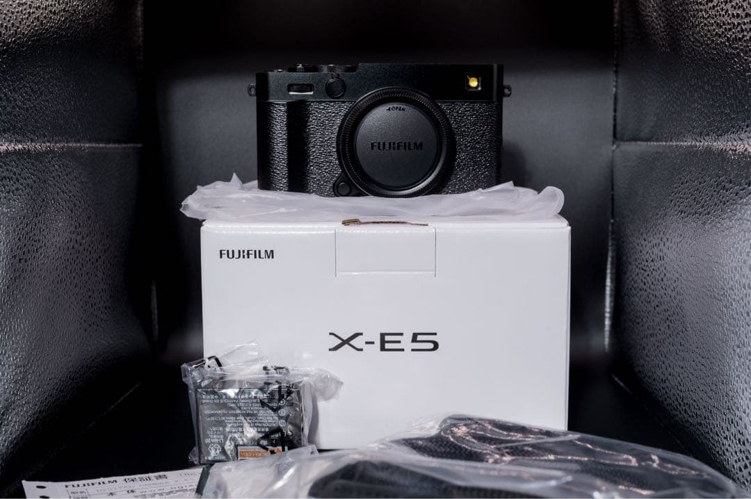 保証付/新品同様 FUJIFILM X-E5 ブラックボディ