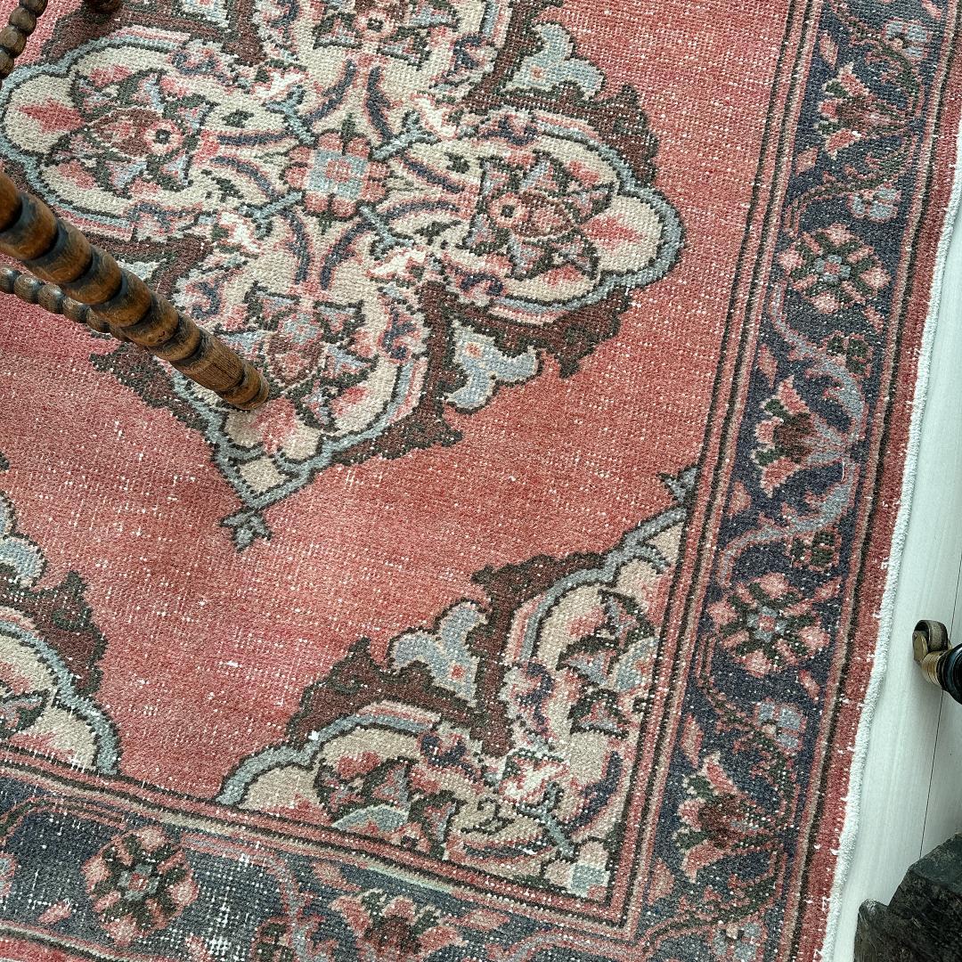 トルコ ヴィンテージラグ A4 レア ローズピンク グレージュ ブルー グレー