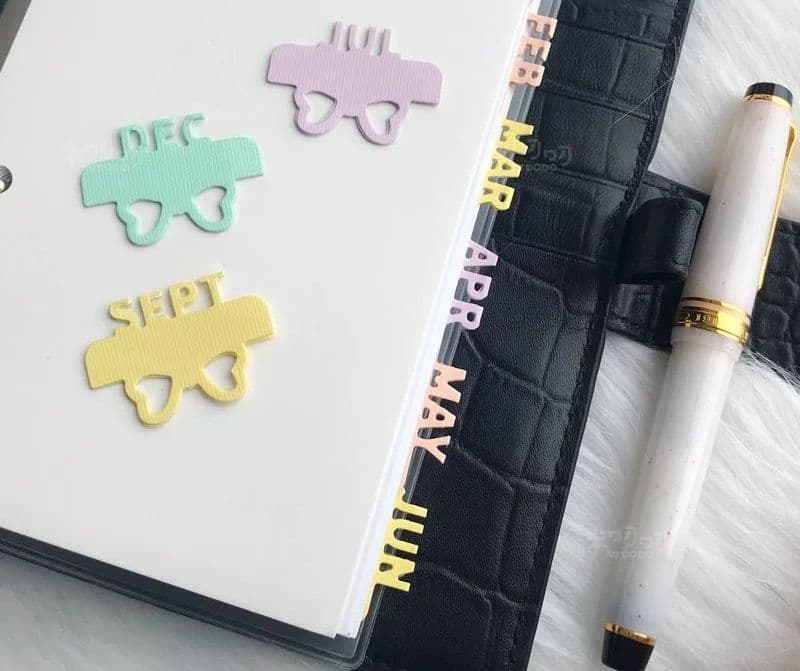 新品　リボン付インデックス　月　12ヶ月　カッティングダイ