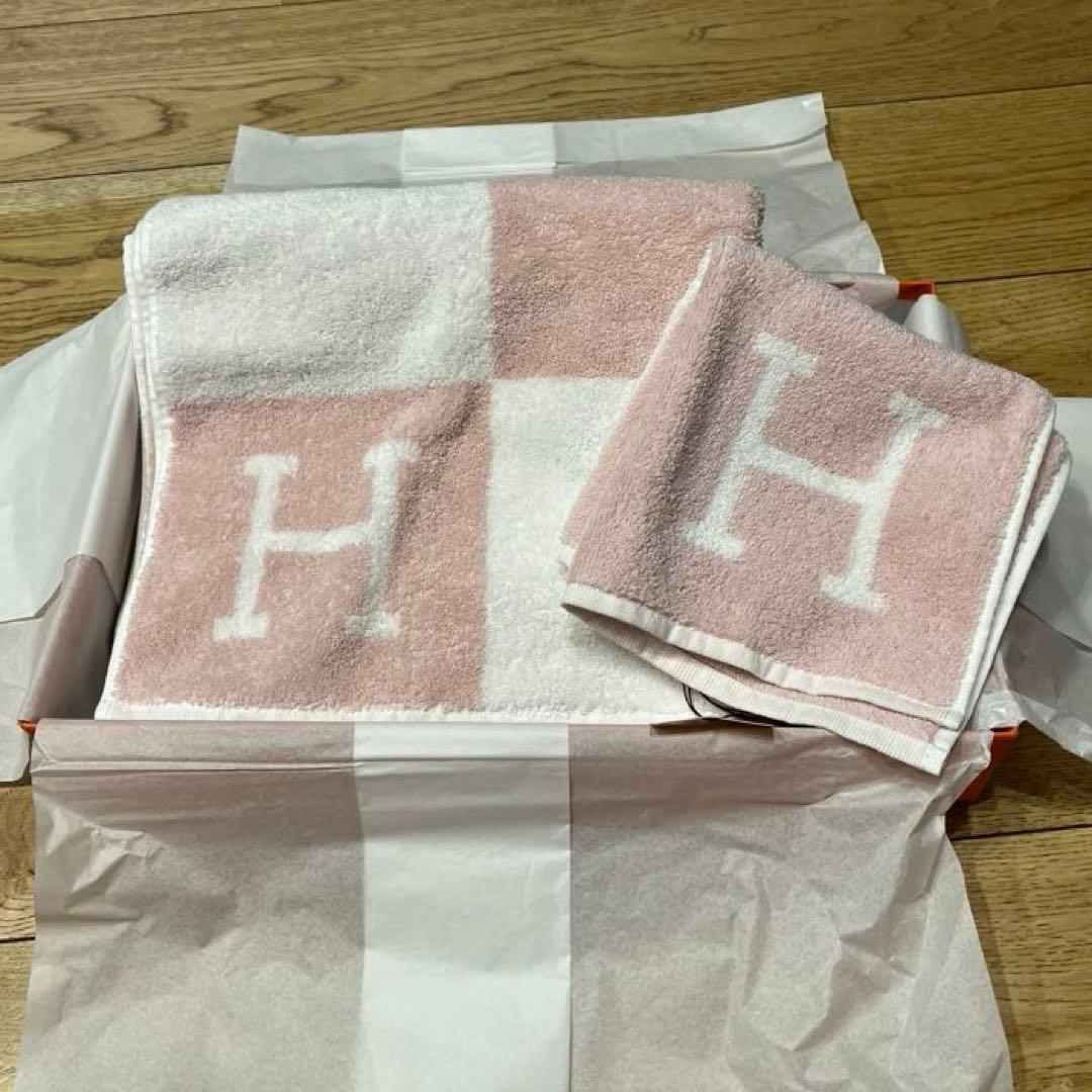 【新品未使用】エルメス　バスタオル　カレタオル　ギフト