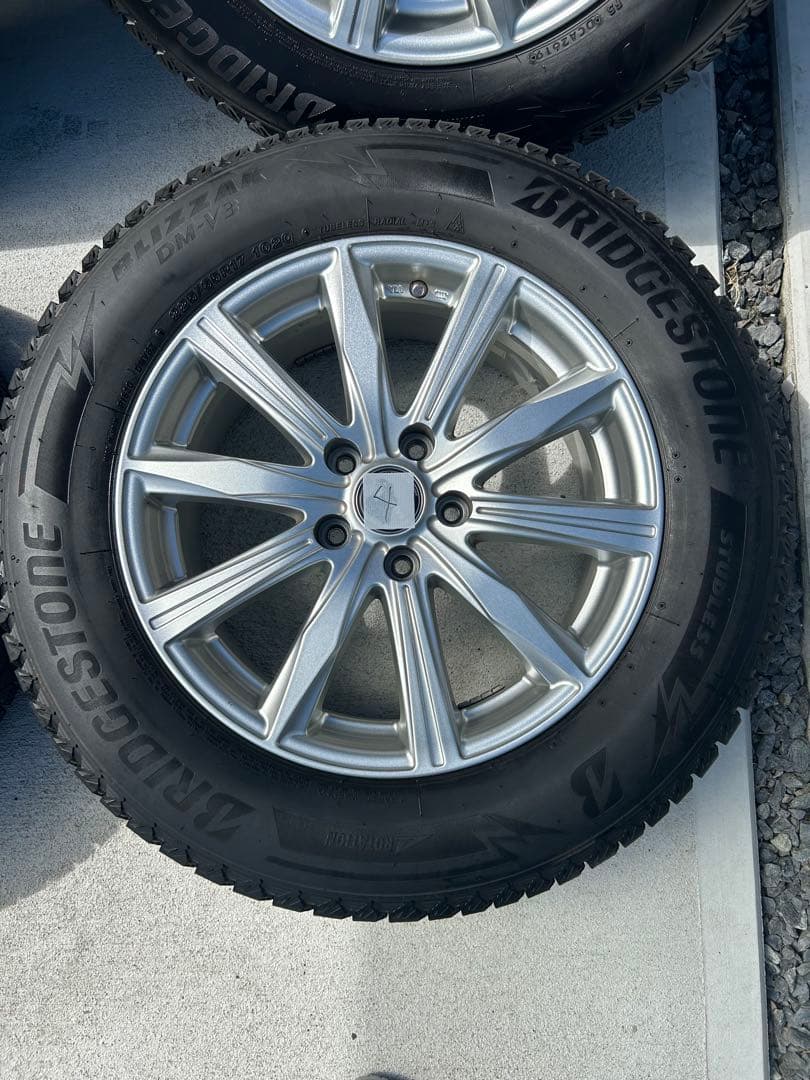 RAV4 ブリヂストン スタッドレスタイヤ4本セット　17インチ