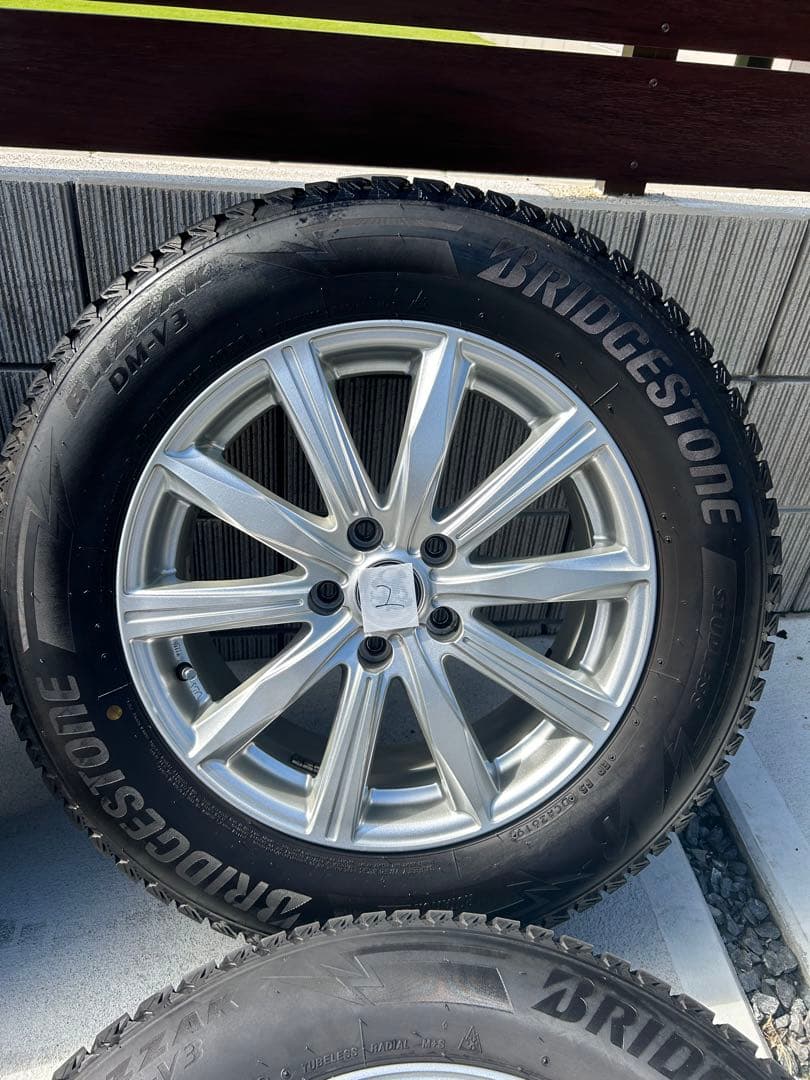 RAV4 ブリヂストン スタッドレスタイヤ4本セット　17インチ