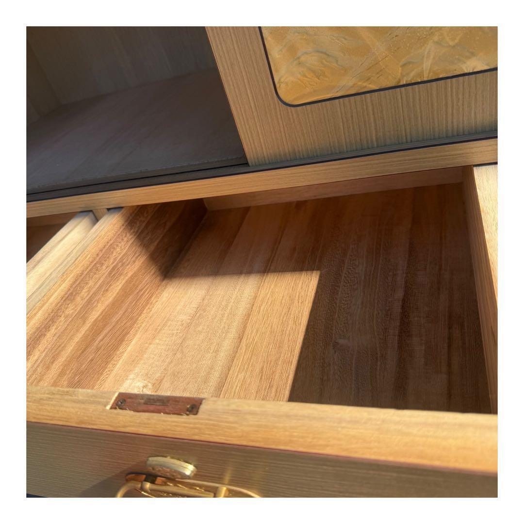 着物　外装は合板ですが衣装収納部は桐箪笥　年代物