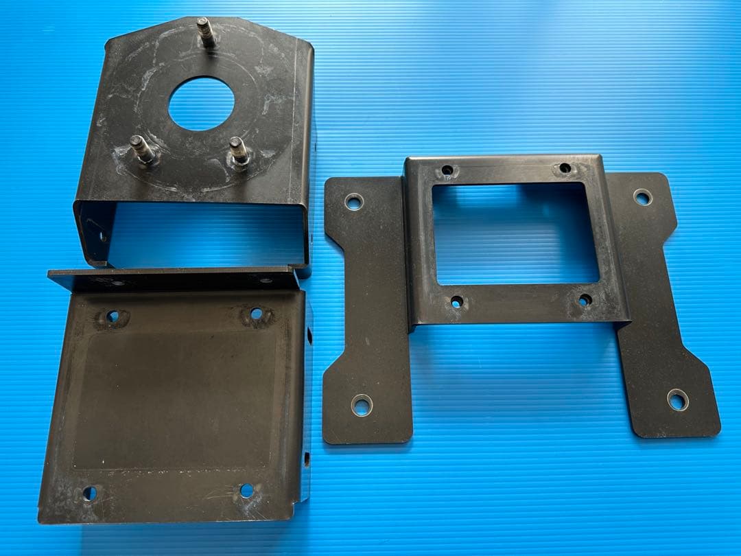 ジムニー用　スペアタイヤ移動ブラケット