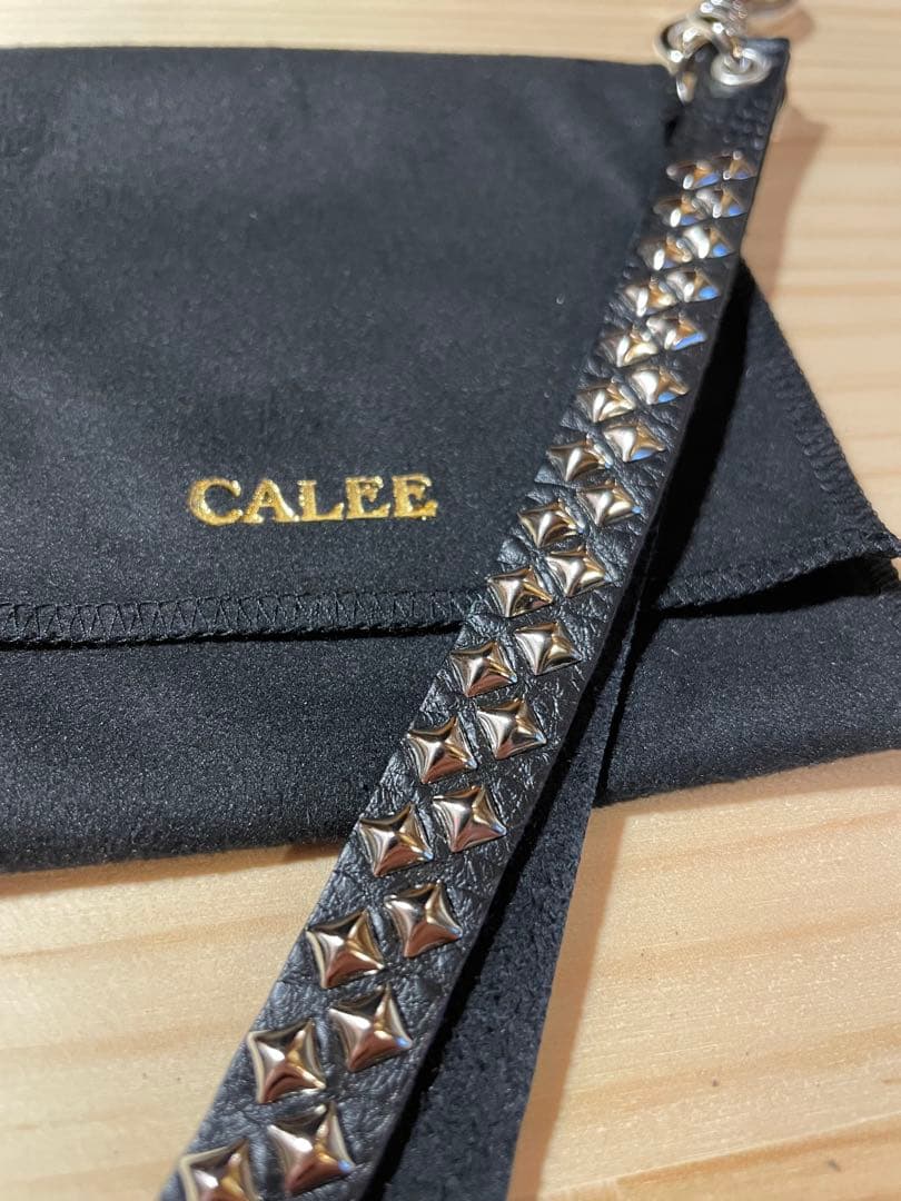 CALEE キャリー レザースタッズキーホルダー ロングタイプ