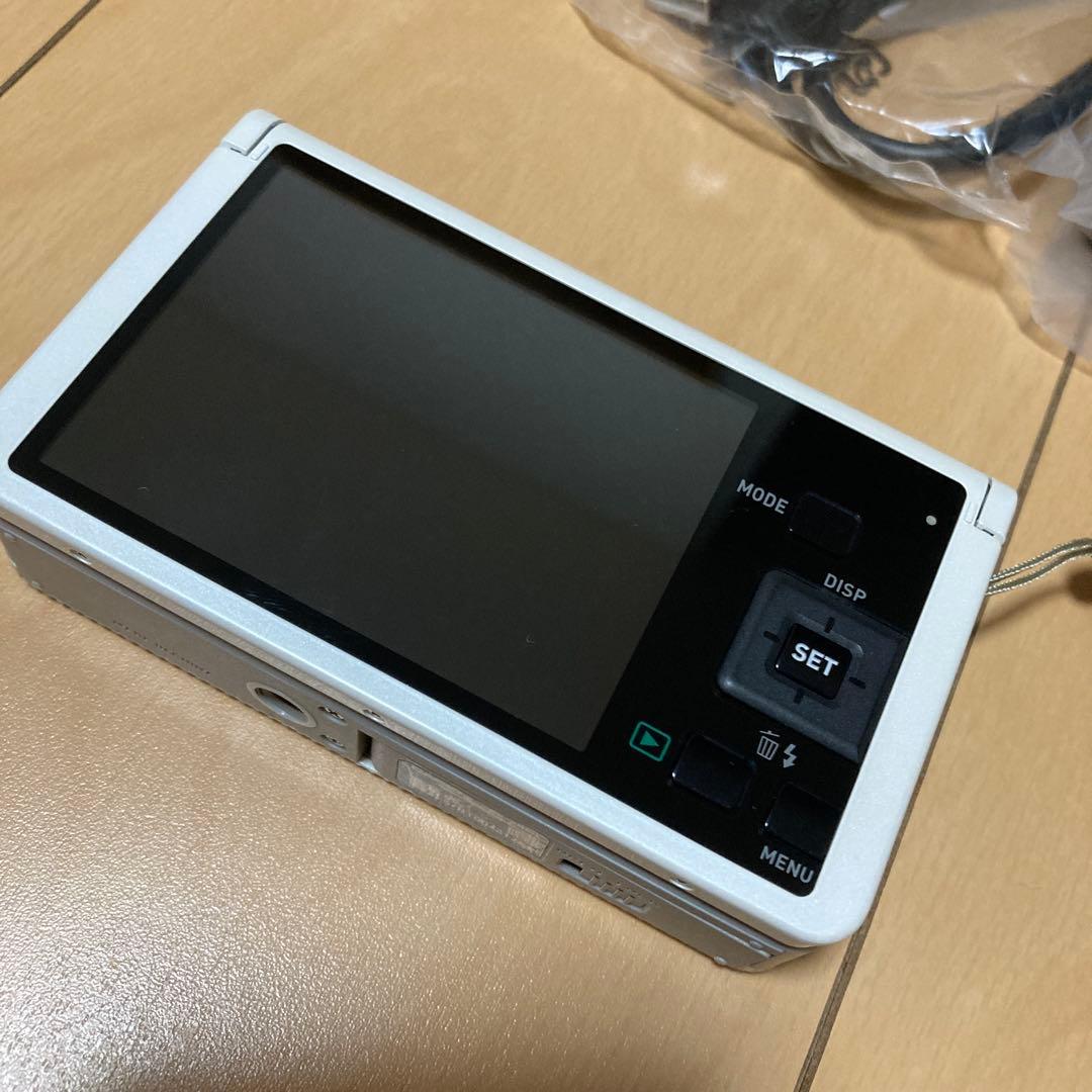 CASIOカメラ EXILIM EX-ZR50 ホワイト