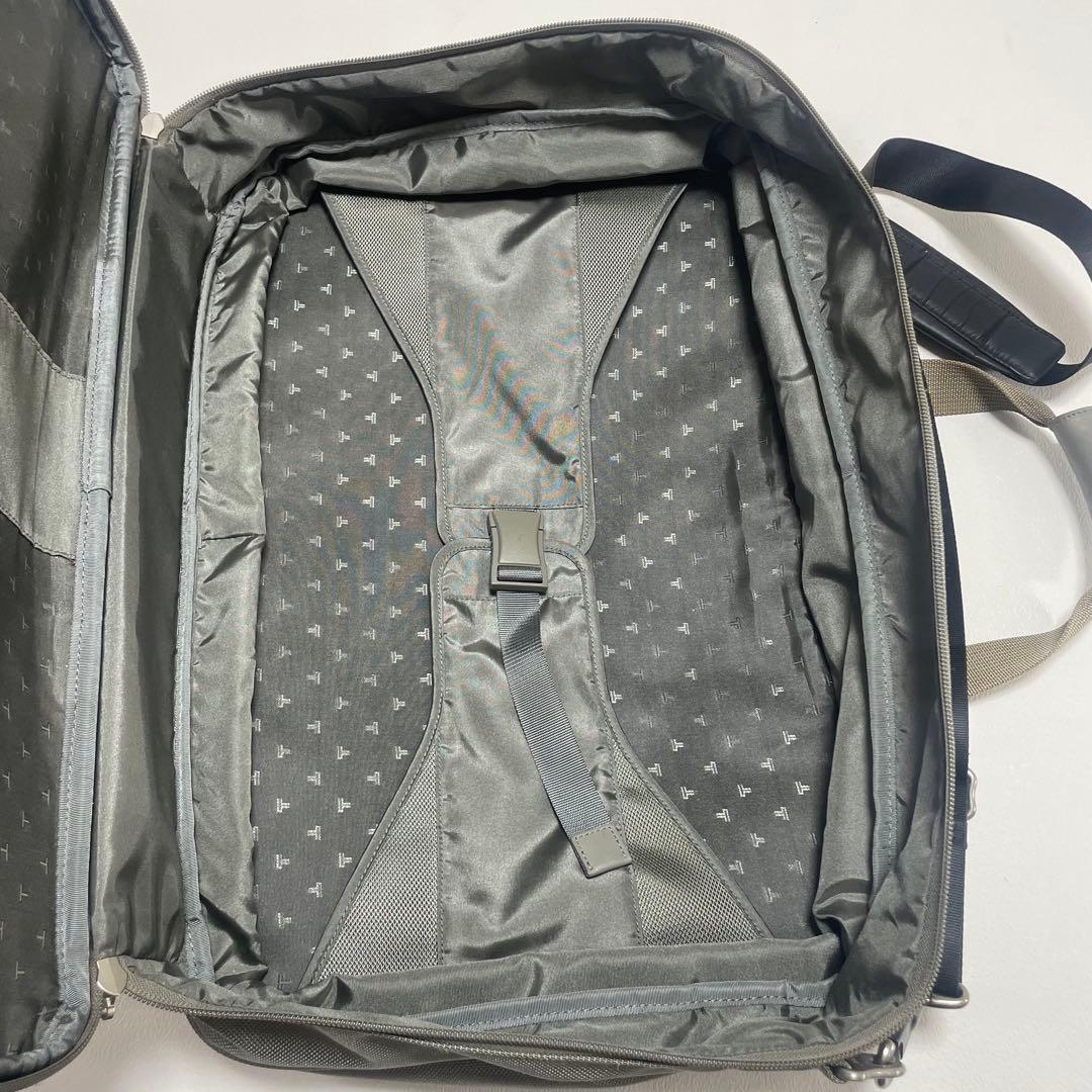 トゥミ　TUMI ビジネス　旅行バッグ　希少品　大谷用　グレー　ショルダーバッグ