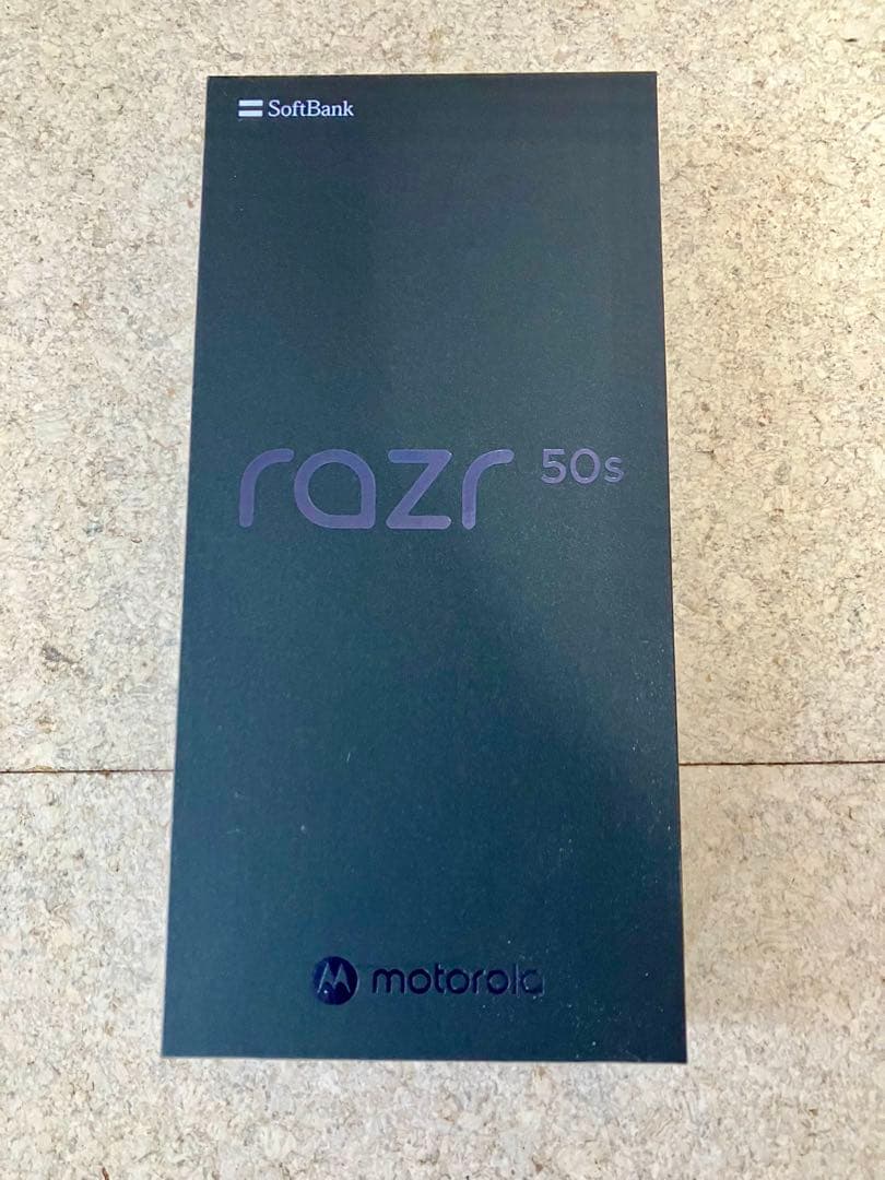 Motorola razr 50s本体 サンドクリーム