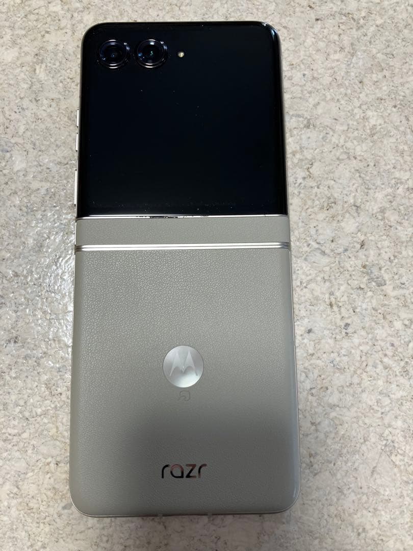 Motorola razr 50s本体 サンドクリーム