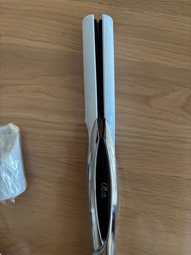 リファ　ストレートヘアアイロン