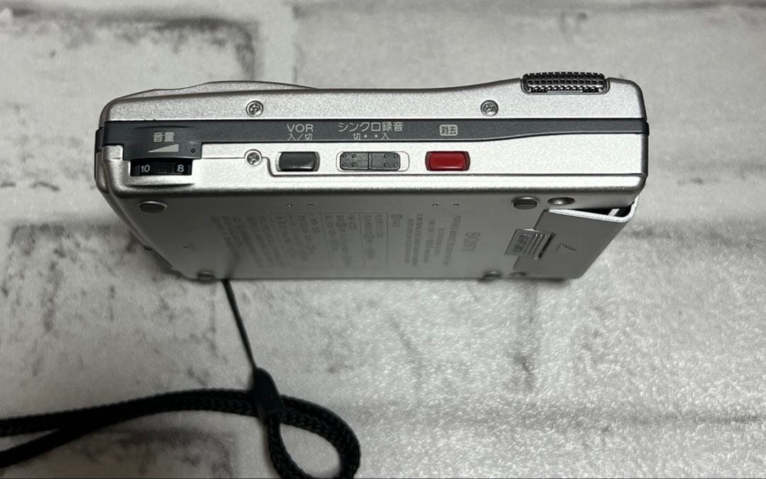 S*ね様 ★SONY MZ-B100 ポータブルMDプレーヤー ※通電チェックの