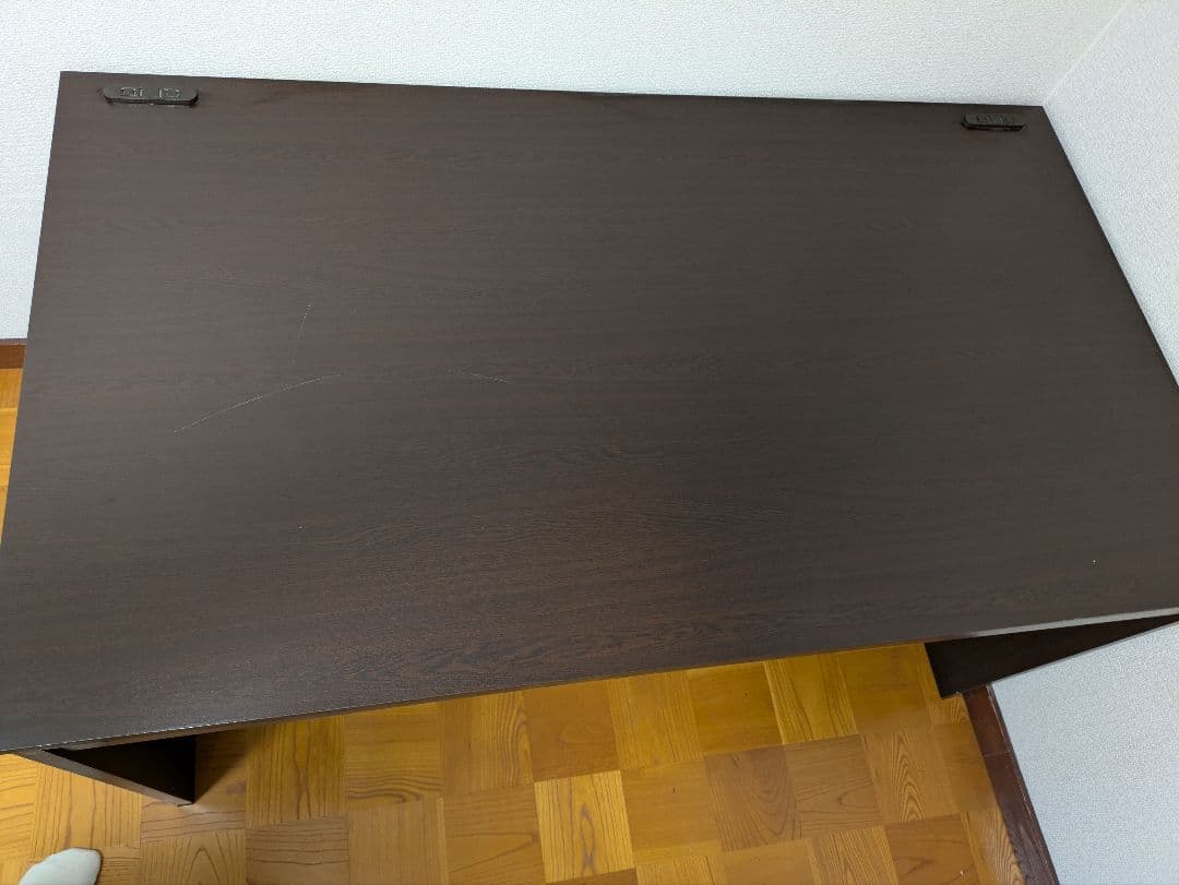 ダークブラウンデスク オープンシェルフ付き