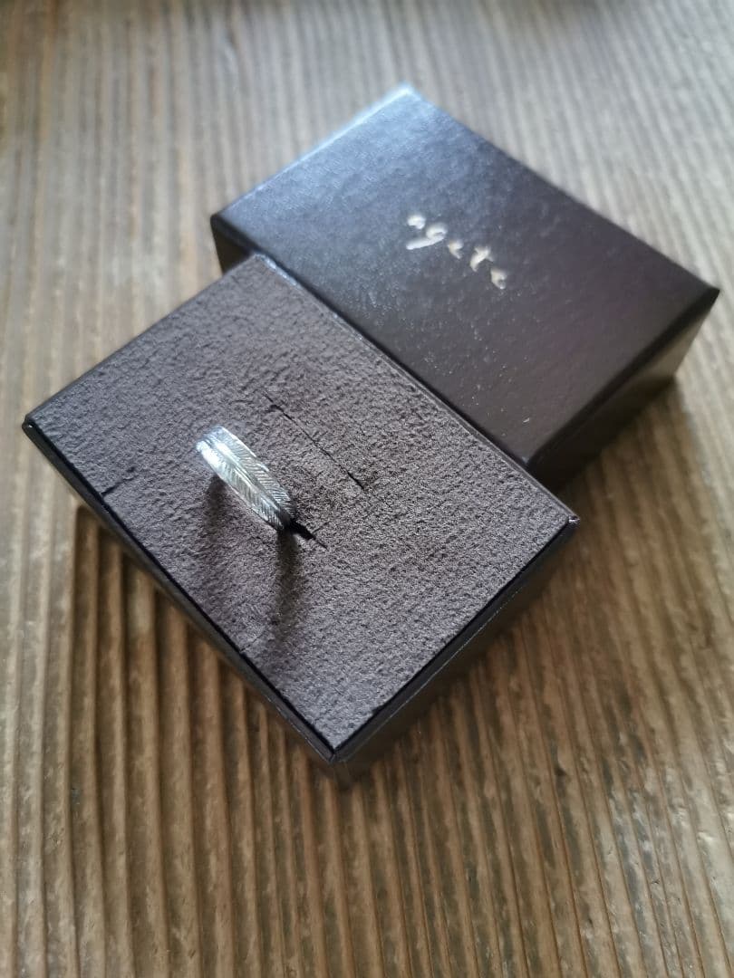 アガット K18WG フェザー 鷲羽 彫金細工ウェディングバンドリング 箱付き