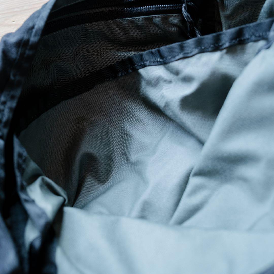 ミステリーランチ アウトサイダー メッセンジャーバッグ 黒 25L