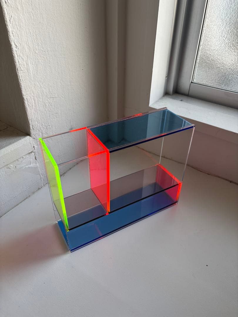 MoMA Neon Mondriベース