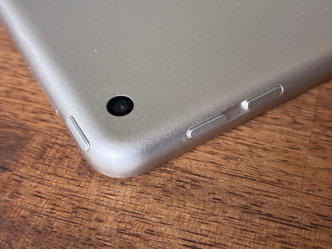 Apple iPad 第5世代 Wi-Fi 128GBシルバー