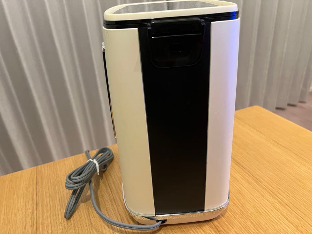 Delonghiドリップコーヒーメーカー ICMI011J-w