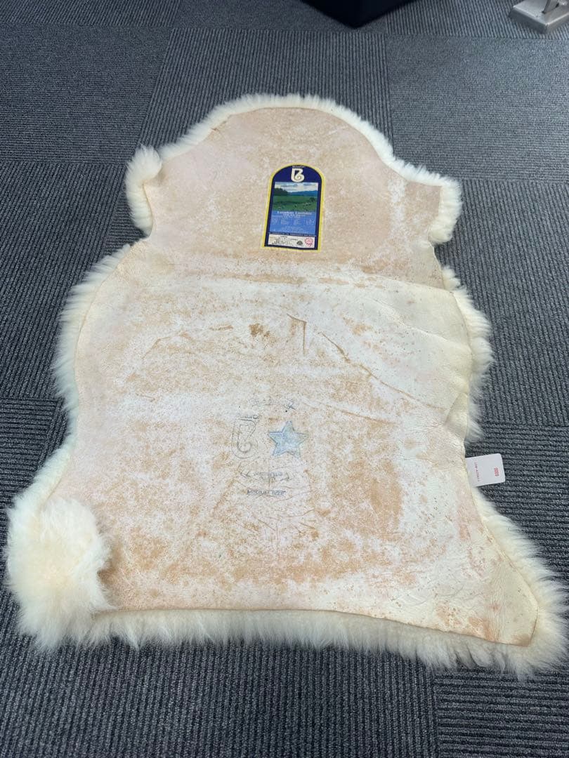 本物羊毛のラグ 約100cm x 60cm 4枚セット