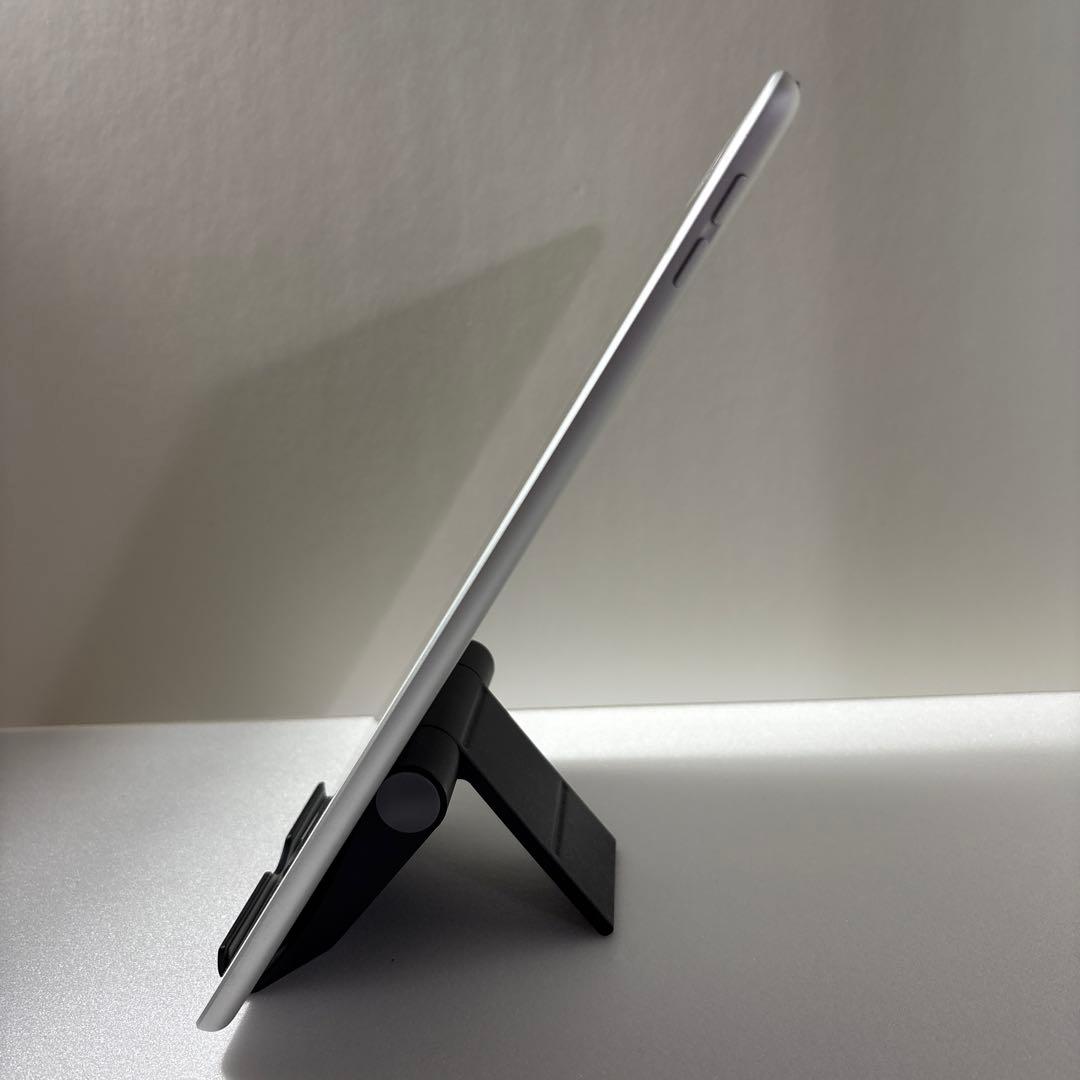 【値下げ中】Apple iPad 第8世代 128GB シルバー　本体 箱付き