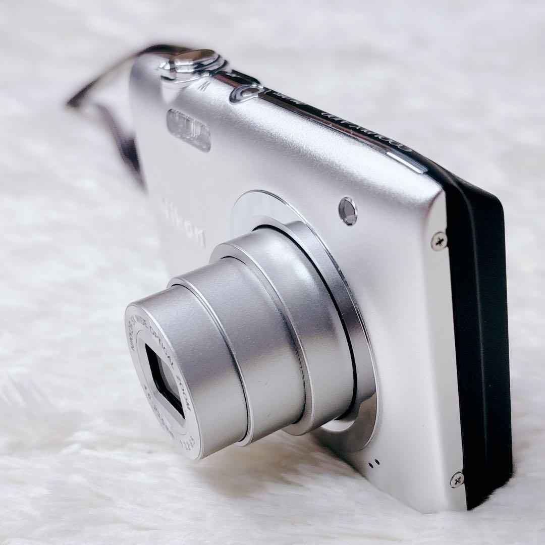 【極美品】Nikon COOLPIX A100 シルバー デジタルカメラ