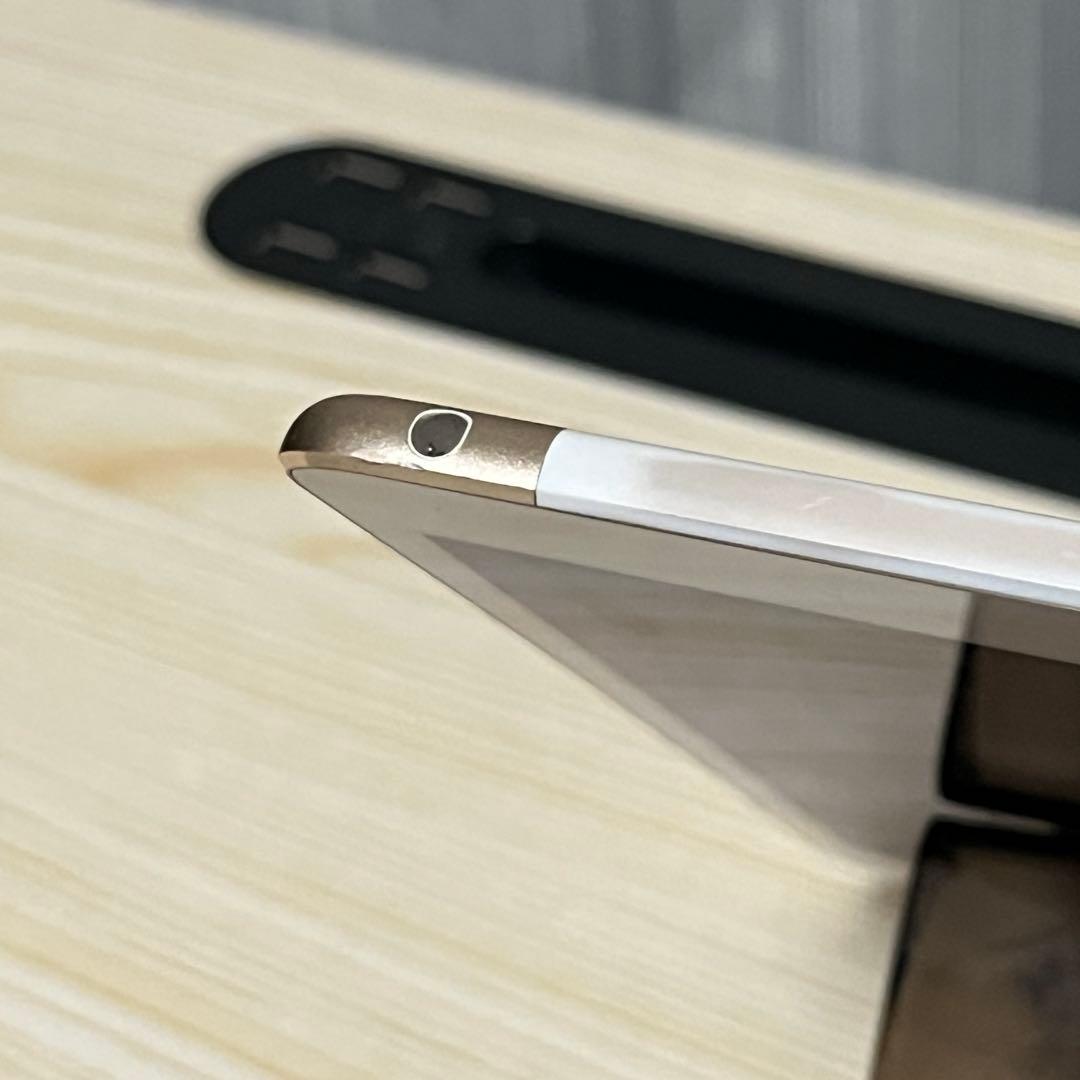 iPad mini第4世代(SIMフリー)未使用近い バッテリー状態とても良好！