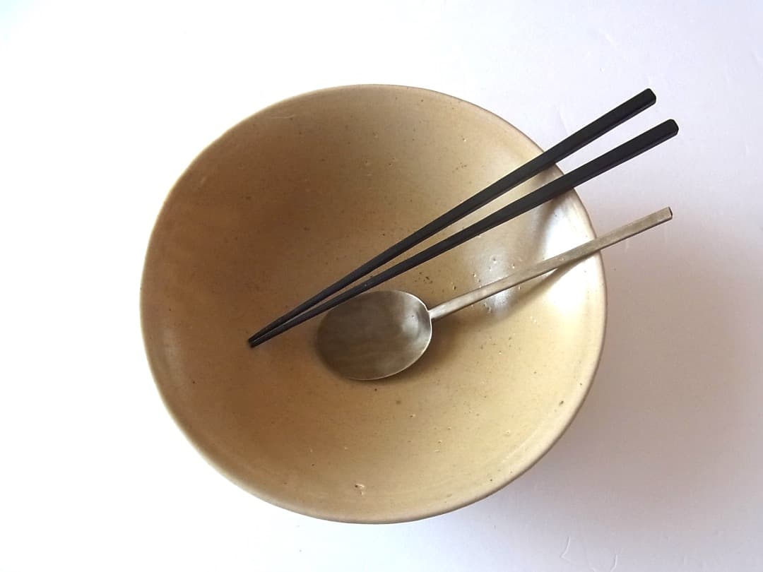 山本亮平『灰釉大鉢』麺鉢 初期伊万里 李朝 古唐津 黒高麗 オンギ くらわんか