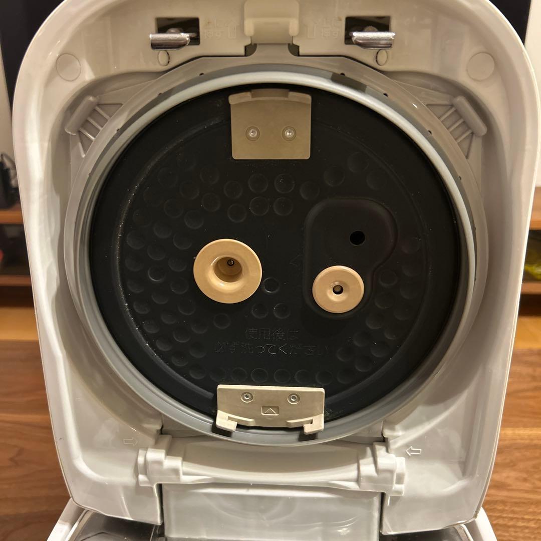 最終価格　5.5合ZOJIRUSHI 圧力IH炊飯ジャー　極め炊きNP-WA10