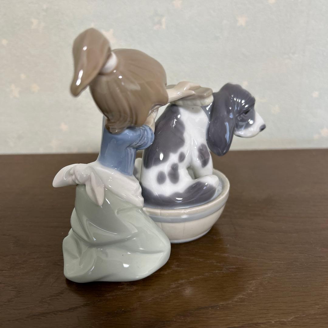 リヤドロ　犬　お風呂