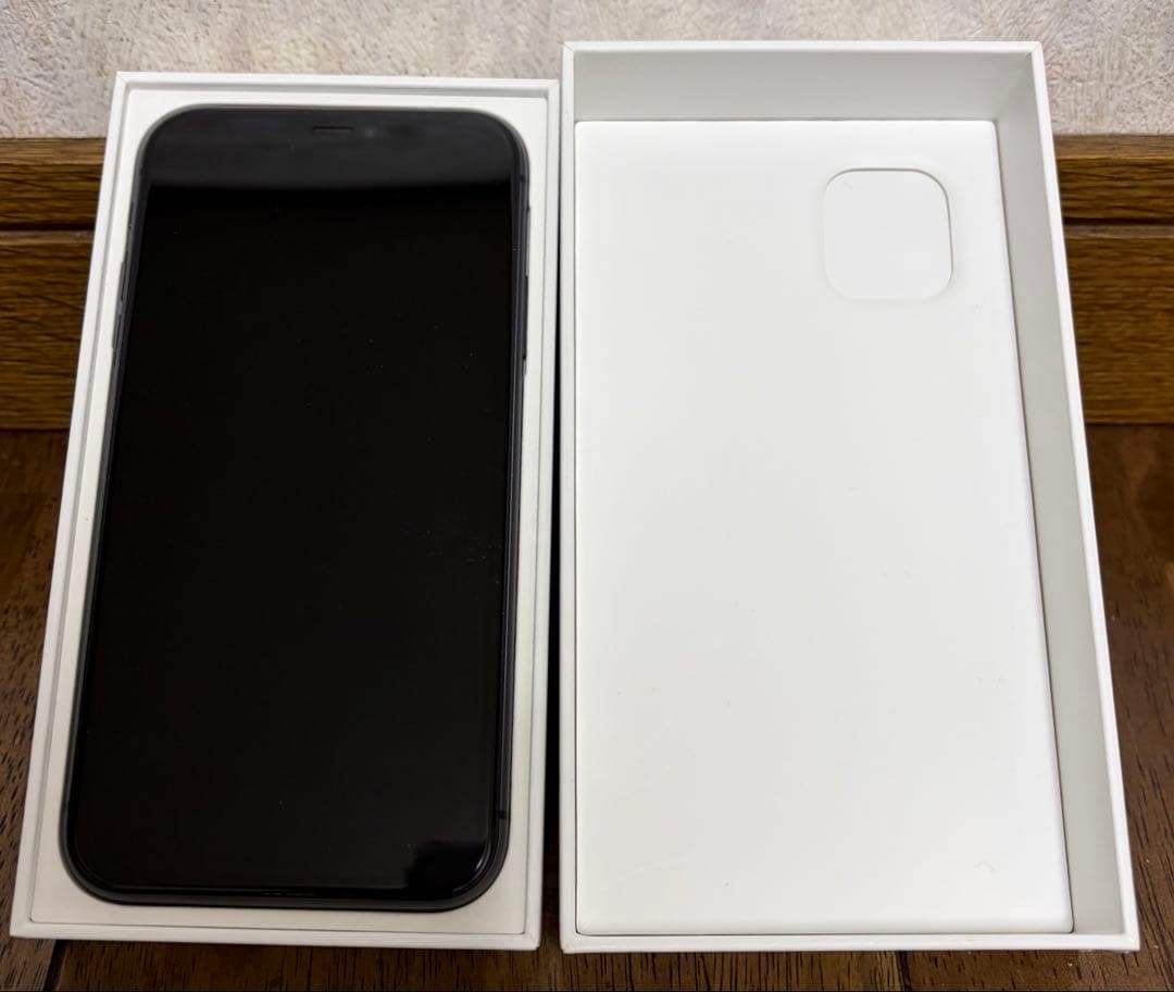iPhone11 ブラック本体箱付き64GB SIMフリー