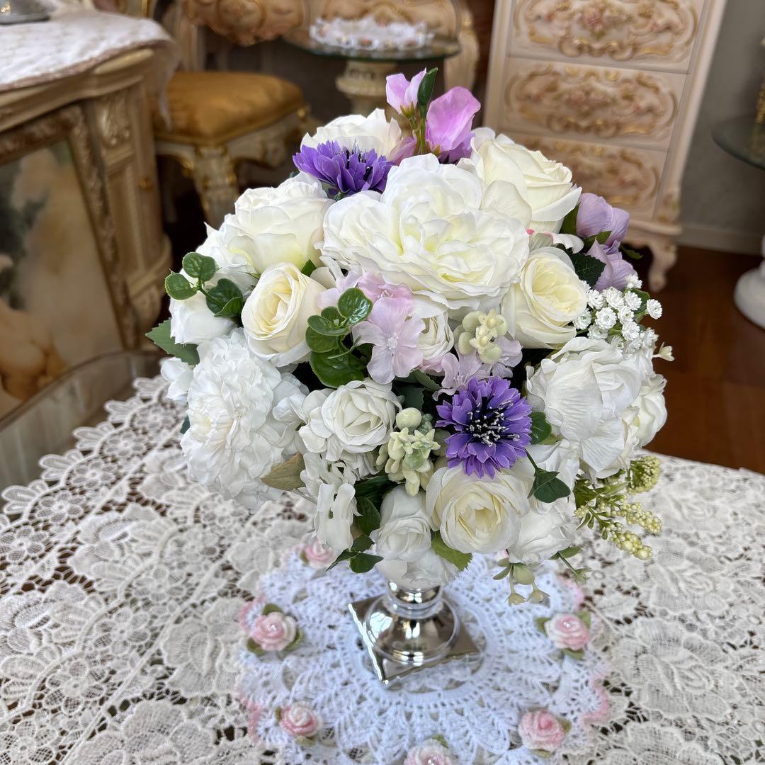 ホワイトと紫360度 フラワーアレンジメント