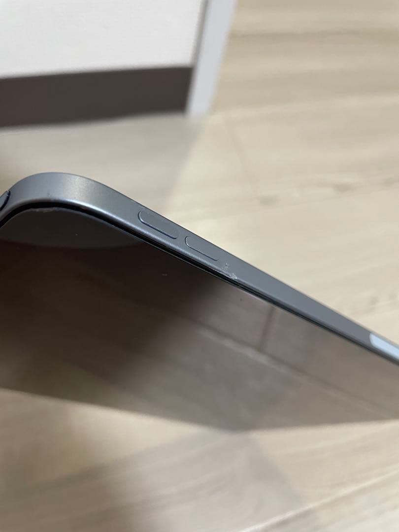 ままんApple iPad Air (第5世代) スペースグレー