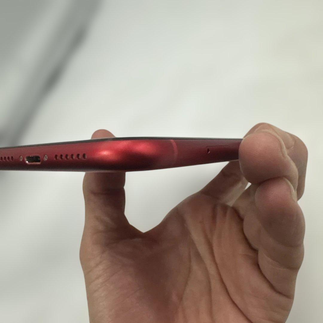 ②Apple iPhone 11 (赤色) 本体