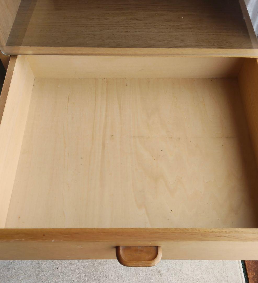 木製食器棚 ガラス扉付き