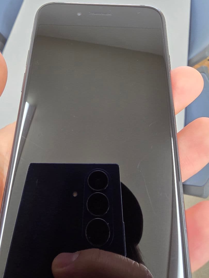 iPhone SE2 64GB ブラック SIMロック無し