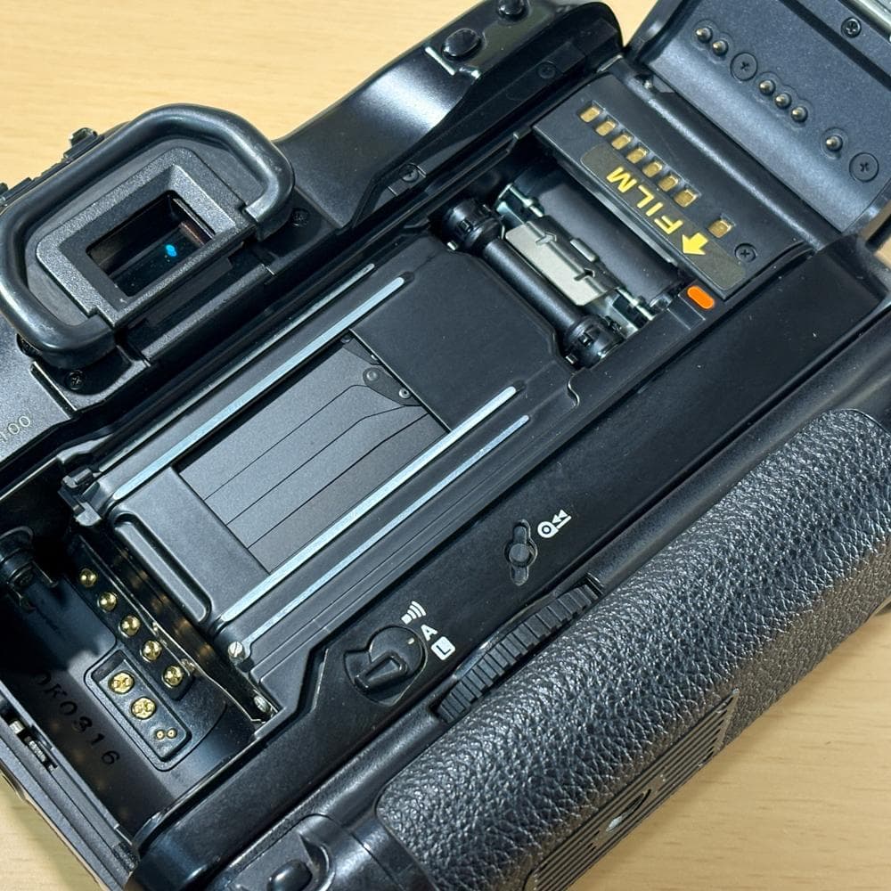 Canon EOS-1N フィルム一眼レフカメラ完動品　中古