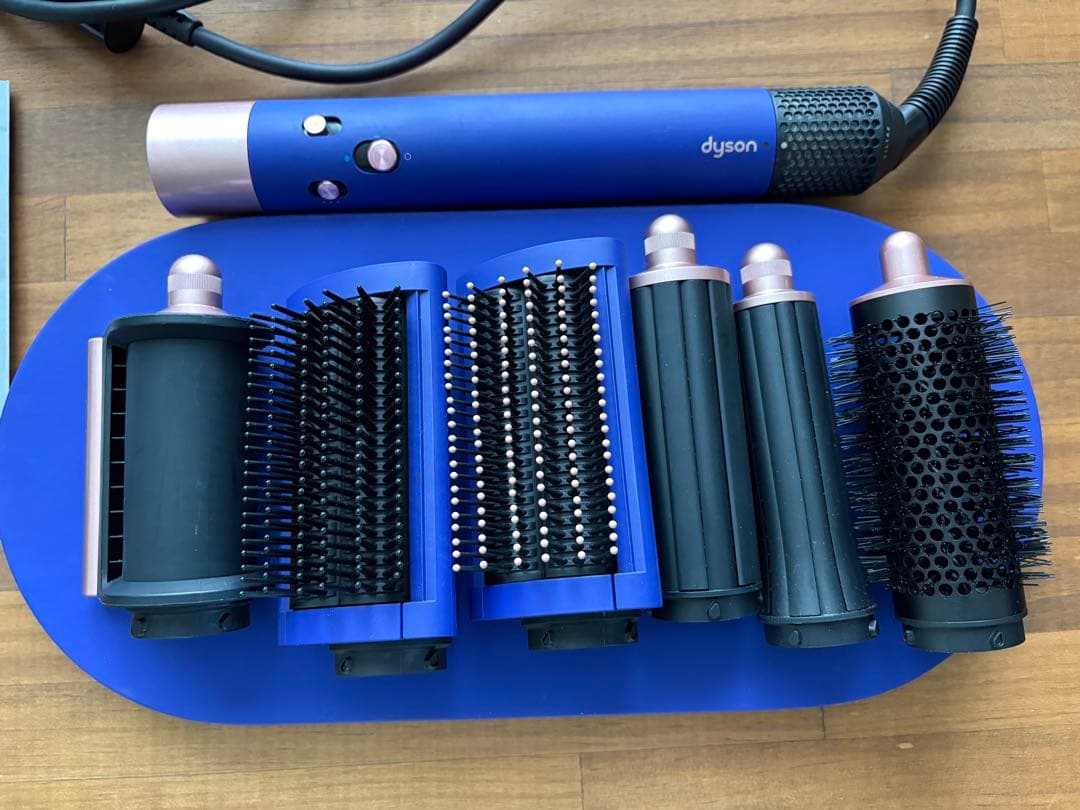 【美品】Dyson ヘアドライヤー アタッチメント6個付き