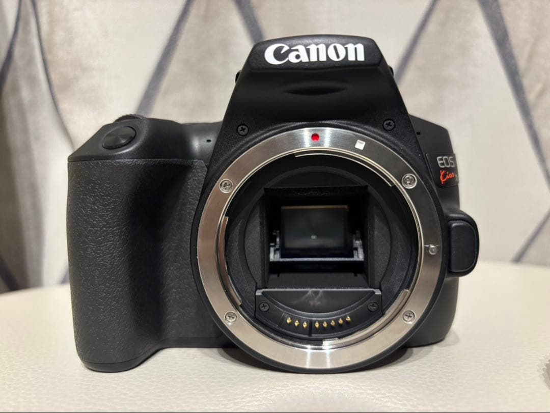 Canon EOS Kiss X10 デジタル一眼レフカメラ