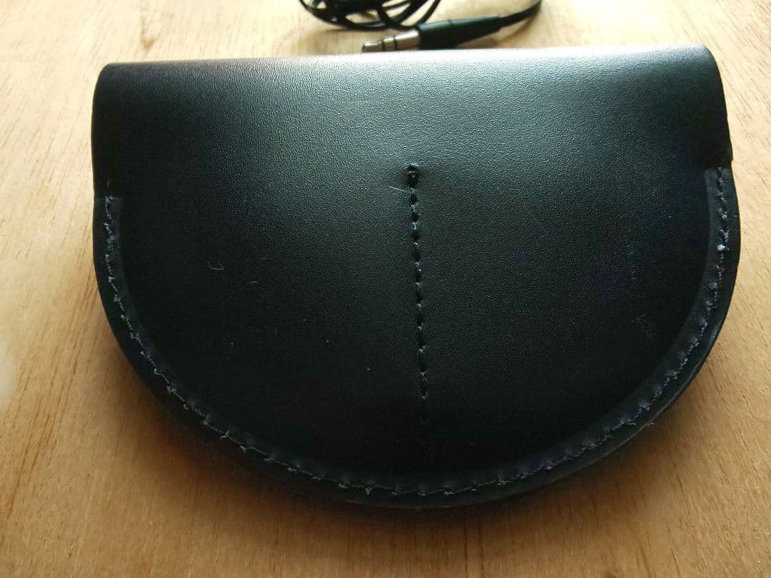 Bang&Olufsen Earphones A8有線イヤホン 収納ケース付き