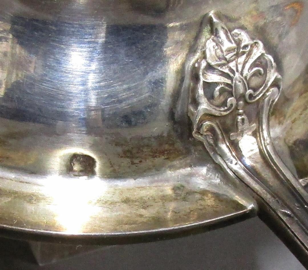 銀製品［ストレーナー 陶器受皿つき］刻印：ミネルヴァ　☆V