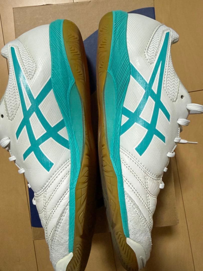 asics デスタッキ25.5 フットサルシューズ ホワイト/ターコイズ