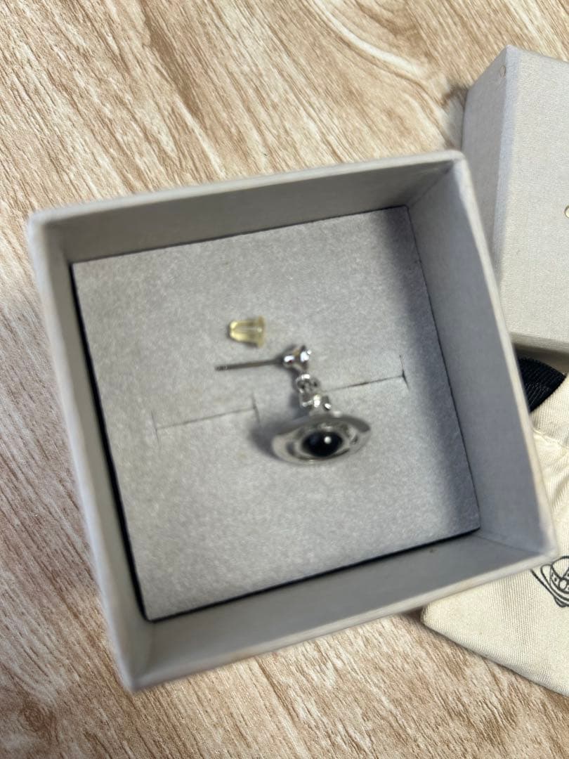 希少✨Viviene Westwood ヴィヴィアンウエストウッド ピアス