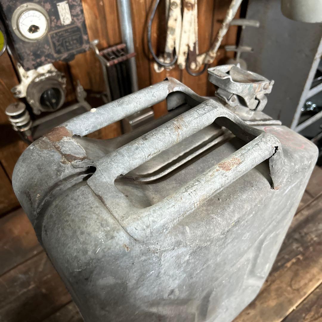 フランス　ビンテージ　ジェリ缶