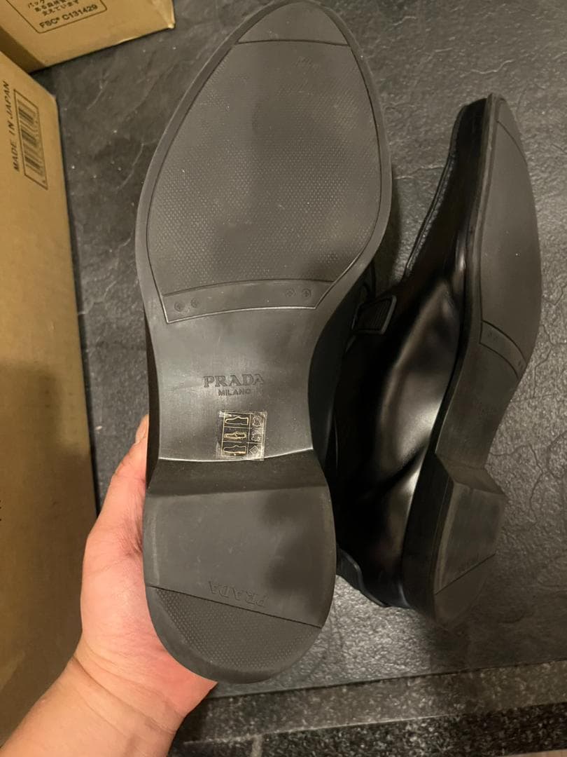 プラダ ラバーパッチレザーシューズ ドレスシューズ ブラック 2EG254