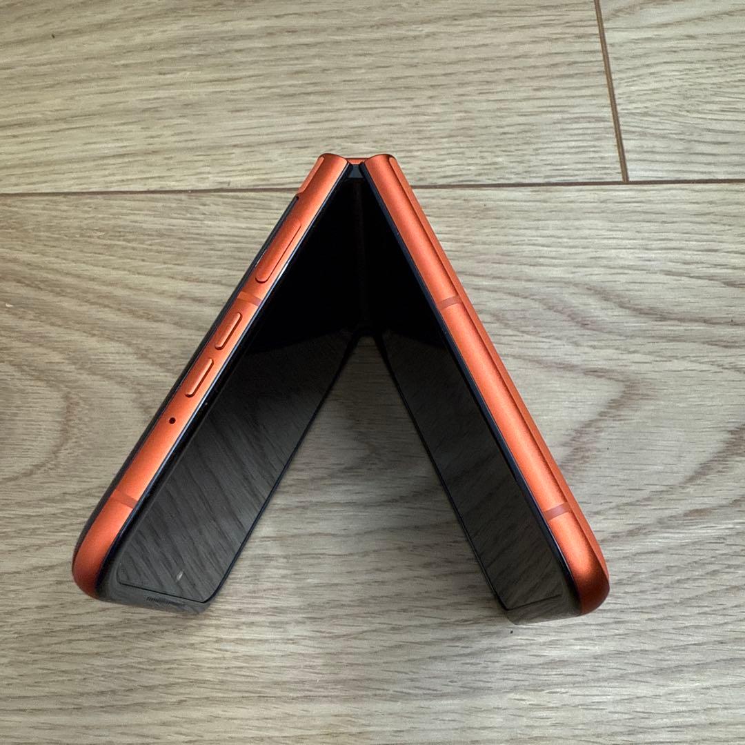 motorola razr 50 本体 512GB 12GB+4GB RAM