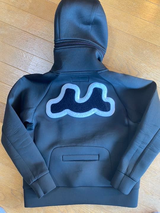 新品ムータマリン　ボンディングパーカー