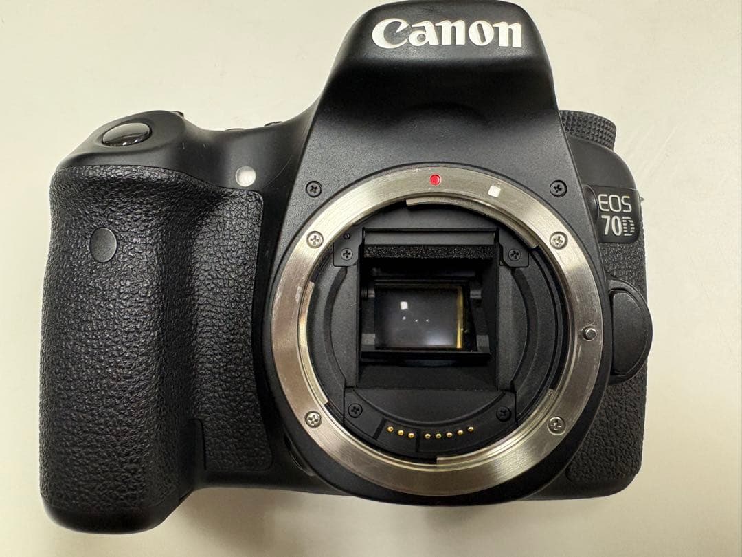 【ハンくん】Canon EOS 70D デジタル一眼レフ 本体セット