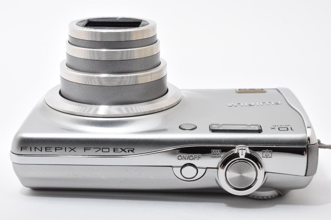フジフィルム　FUJIFILM Finepix F70EXR シルバー